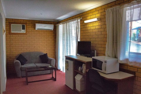 Blue Whale Motor Inn & Apartments - Holiday Find 5