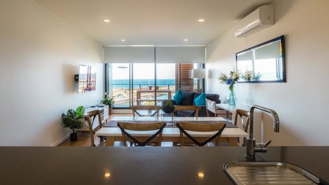 Waterfront Apt 234 Marinaquays - Holiday Find 0