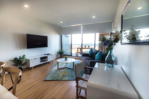 Waterfront Apt 234 Marinaquays - Holiday Find 9