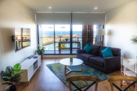 Waterfront Apt 234 Marinaquays - Holiday Find 2