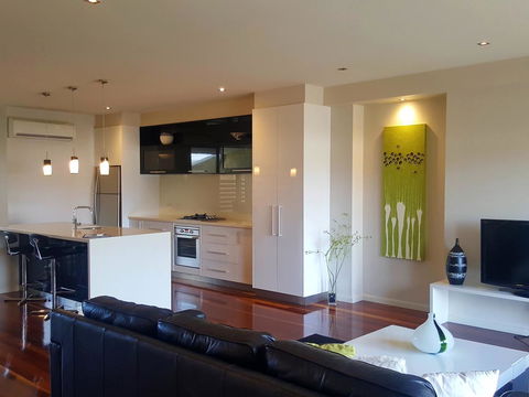 104 On Merri Apartments - Holiday Find 17
