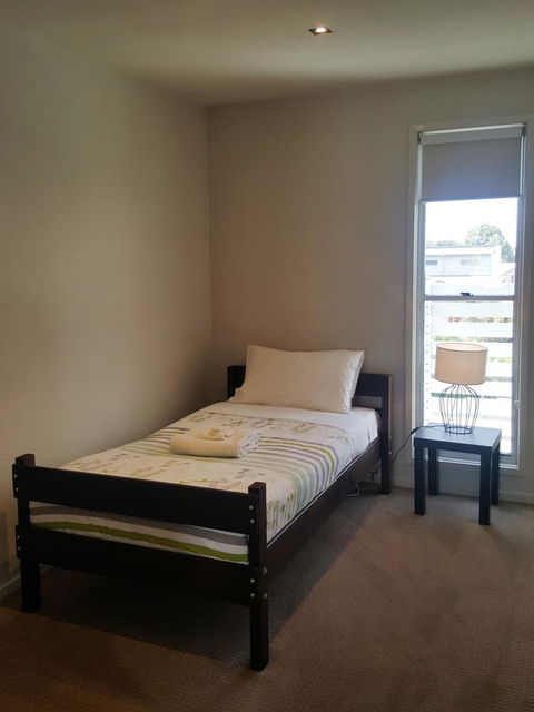 104 On Merri Apartments - Holiday Find 24