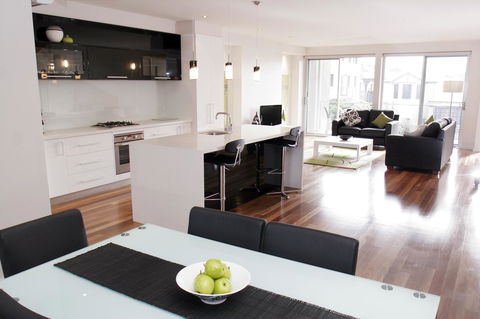 104 On Merri Apartments - Holiday Find 7