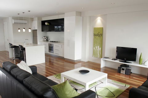 104 On Merri Apartments - Holiday Find 10