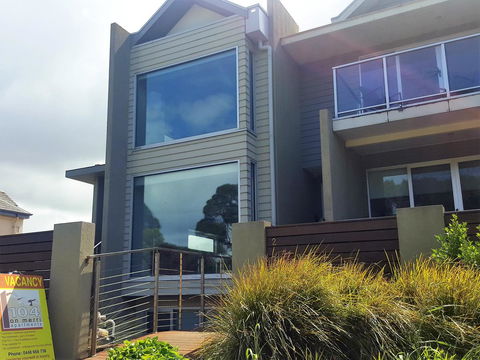 104 On Merri Apartments - Holiday Find 13