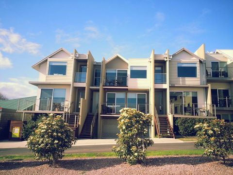 104 On Merri Apartments - Holiday Find 11