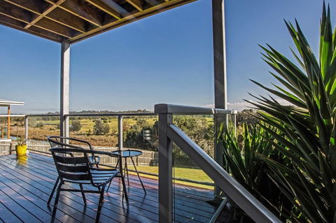 Saltwater Breeze Retreat - Holiday Find 27