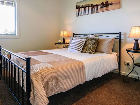 Saltwater Breeze Retreat - Holiday Find 18