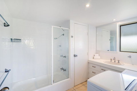 Sunseeker Holiday Apartments - Holiday Find 27