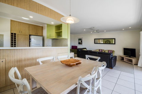 Sunseeker Holiday Apartments - Holiday Find 2