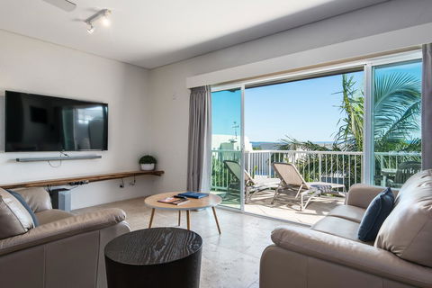 Noosa Blue Resort - Holiday Find 11