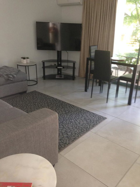 Chez Noosa Resort Motel - Holiday Find 6