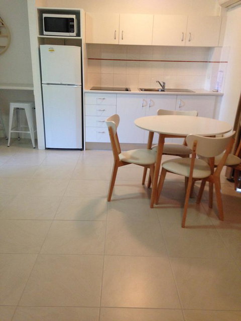 Chez Noosa Resort Motel - Holiday Find 30