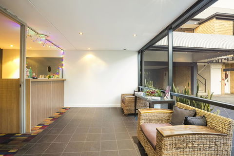 Nightcap At Kawana Waters Hotel - Holiday Find 27