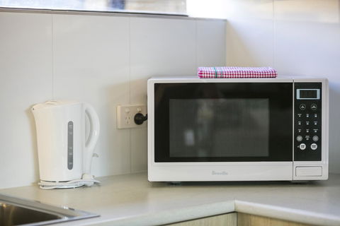 Nightcap At Kawana Waters Hotel - Holiday Find 37