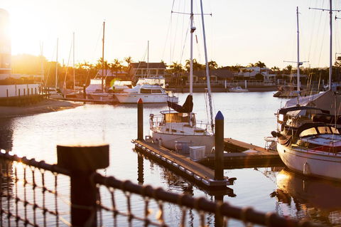 Nightcap At Kawana Waters Hotel - Holiday Find 21