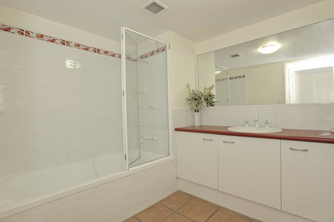 The Mirage Resort Alexandra Headland - Holiday Find 24