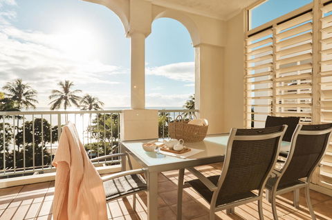 Sea Change Beachfront Apartments - Holiday Find 0