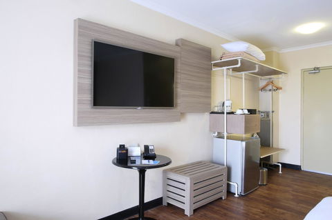 Mantra Club Croc - Holiday Find 11