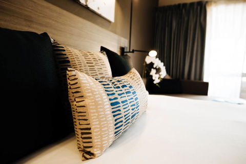 Mantra Club Croc - Holiday Find 4