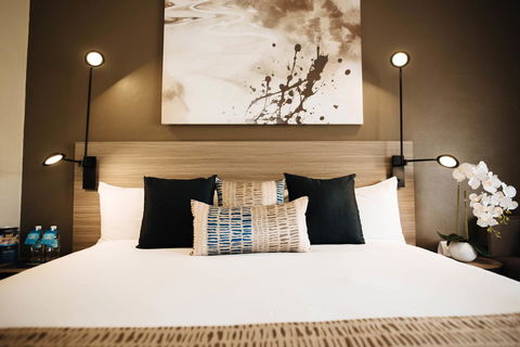 Mantra Club Croc - Holiday Find 29