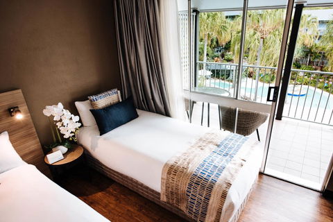 Mantra Club Croc - Holiday Find 26