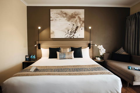 Mantra Club Croc - Holiday Find 28