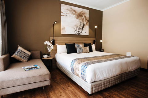 Mantra Club Croc - Holiday Find 16