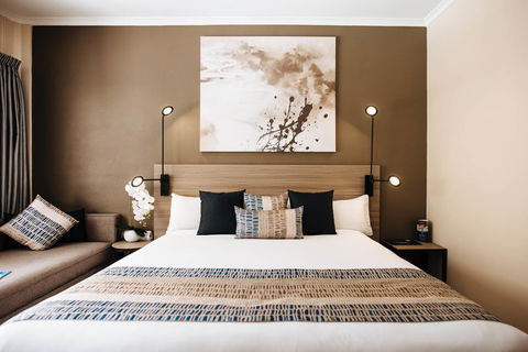 Mantra Club Croc - Holiday Find 14