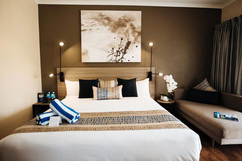 Mantra Club Croc - Holiday Find 13