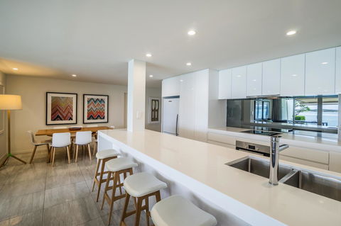 Noosa Harbour Resort - Holiday Find 42