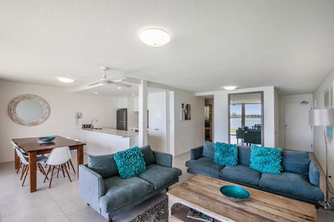 Noosa Harbour Resort - Holiday Find 23