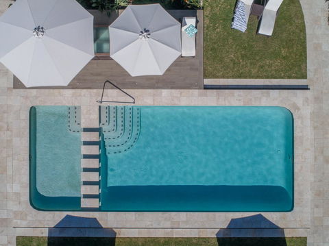 Hotel Laguna - Holiday Find 13
