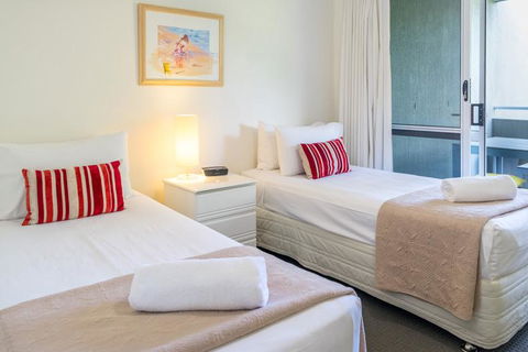 Noosa Hill Resort - Holiday Find 18