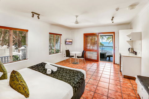 Paradise On The Beach Resort - Holiday Find 16