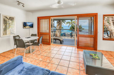 Paradise On The Beach Resort - Holiday Find 8