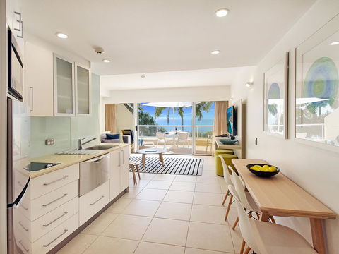 Netanya Noosa Beachfront Resort - Holiday Find 22