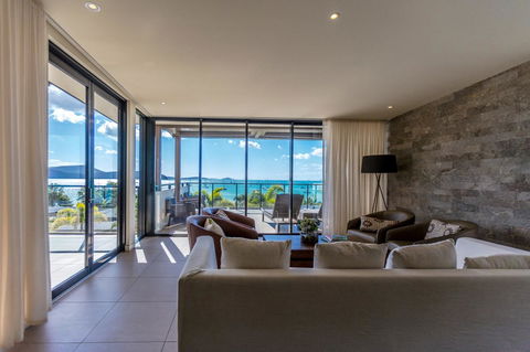 Mirage Whitsundays - Holiday Find 22