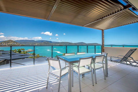 Mirage Whitsundays - Holiday Find 5