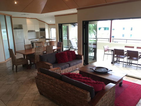 Bella Casa Noosa - Holiday Find 35