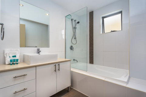 Redvue Holiday Apartments - Holiday Find 12