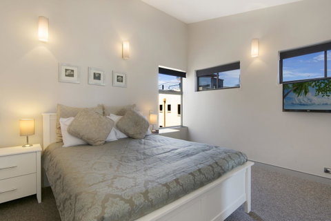 Redvue Holiday Apartments - Holiday Find 32