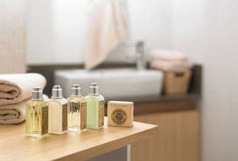 Heart Hotel And Gallery Whitsundays - Holiday Find 11