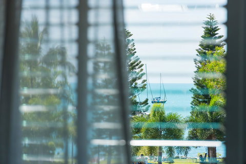 Heart Hotel And Gallery Whitsundays - Holiday Find 14