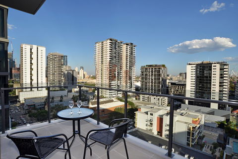 Brisbane One Apartments By CLLIX - Holiday Find 1
