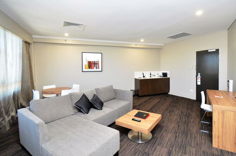 Hotel Grand Chancellor Townsville - Holiday Find 2
