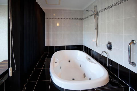 Regal Port Douglas - Holiday Find 27