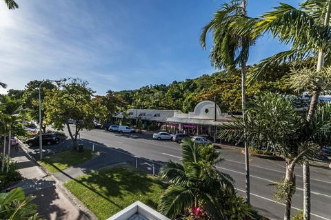 Regal Port Douglas - Holiday Find 10