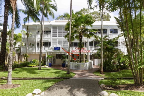 The White House Port Douglas - Holiday Find 1