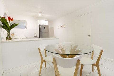The White House Port Douglas - Holiday Find 13